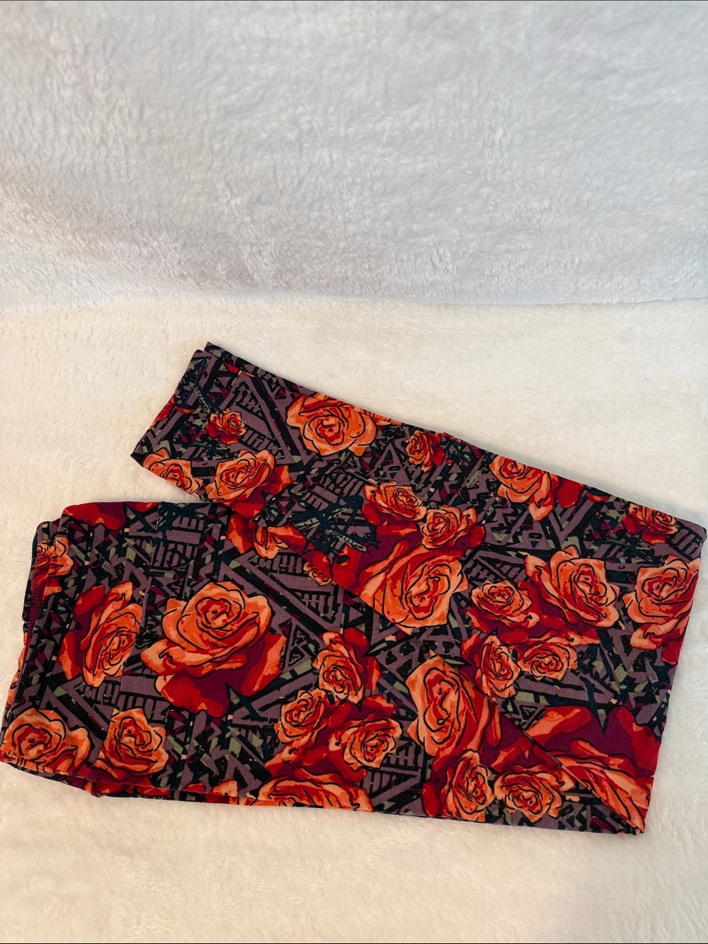 LuLaRoe Floral Leggings in Red & Orange Rose Print